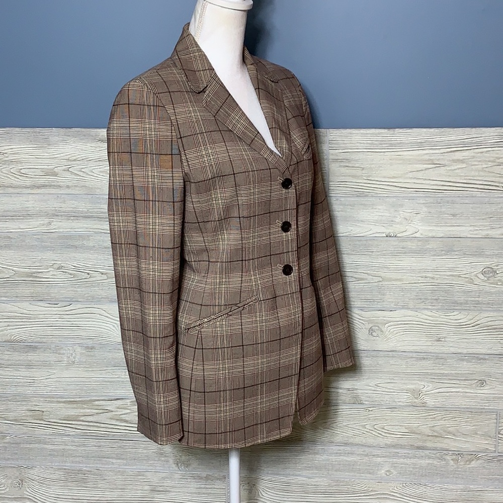Like new Gorgeous neutral colored plaid 3 button long blazer / jacket